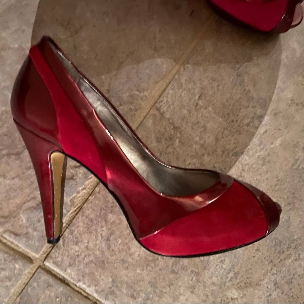 I bought these brand new in early 1980’s. Nine West high heal. Burgundy in color